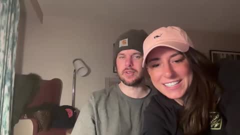 Snapshot of mr_mrs_glitter chatting on February 22, 12:56 am Mr Mrs Glitter online show from February 22, 12:56 am