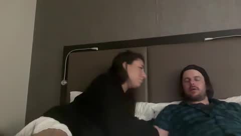 Snapshot of mr_mrs_glitter chatting on February 25, 5:50 am Mr Mrs Glitter online show from February 25, 5:50 am