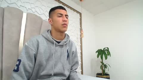 Mr Porn  online show from May 20, 12:50 am