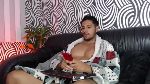 AARON online show from December 2, 9:02 am