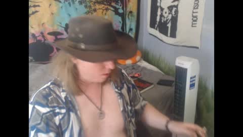 mr_strawberry online show from April 6, 6:42 pm