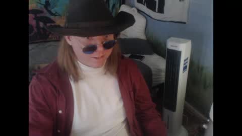 mr_strawberry online show from April 27, 12:19 am