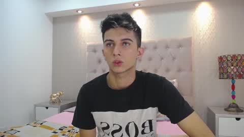 Snapshot of mr_williseo chatting on December 1, 7:47 pm williseo online show from December 1, 7:47 pm