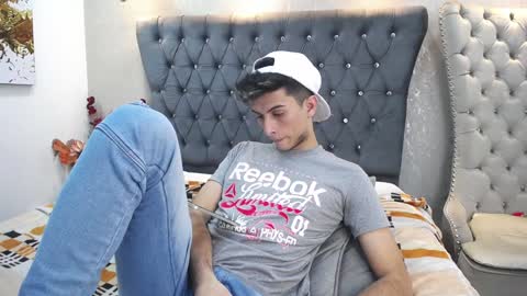 Snapshot of mr_williseo chatting on January 2, 11:06 pm williseo online show from January 2, 11:06 pm