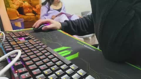 Snapshot of mrandmssin chatting on April 8, 2:55 am mrandmssin online show from April 8, 2:55 am