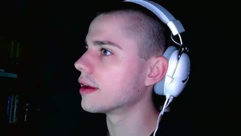 Snapshot of mrbepsik chatting on February 21, 2:01 am Mr Roman online show from February 21, 2:01 am