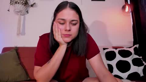 Snapshot of mrbuu_ chatting on January 15, 9:40 pm Laura online show from January 15, 9:40 pm