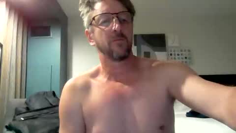 Snapshot of mrcumstain chatting on February 3, 4:10 am mrcumstain online show from February 3, 4:10 am