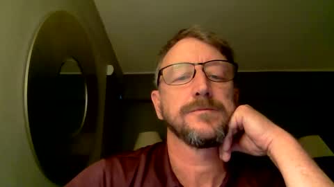 Snapshot of mrcumstain chatting on February 23, 10:40 pm mrcumstain online show from February 23, 10:40 pm