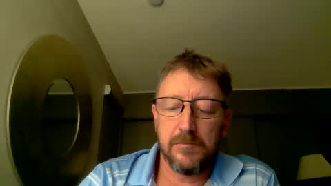 Snapshot of mrcumstain chatting on February 24, 11:47 pm mrcumstain online show from February 24, 11:47 pm