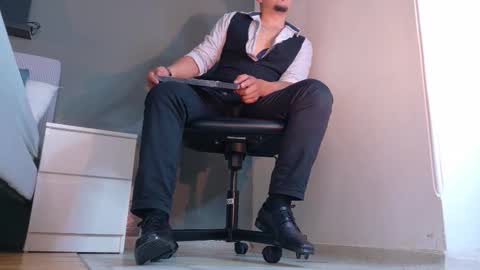 Mr Fox online show from November 22, 7:35 pm