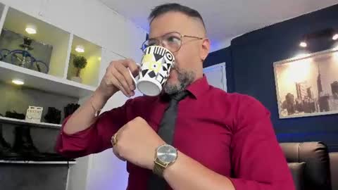 Snapshot of mrfrank_tattoo chatting on June 8, 4:29 pm MrFrank. online show from June 8, 4:29 pm