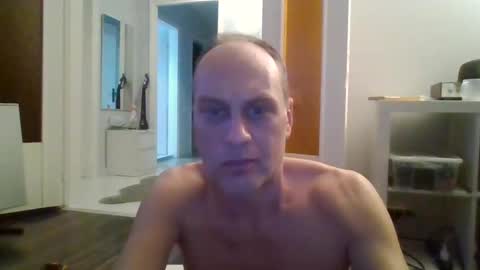 Snapshot of mrhandsomelovee chatting on March 12, 10:39 pm Nikola online show from March 12, 10:39 pm