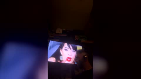 mrhetzer online show from December 21, 8:32 am