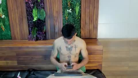 mrjustin_ online show from September 15, 8:42 pm