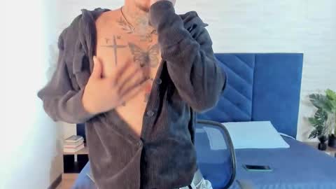 mrjustin_ online show from October 12, 9:14 pm