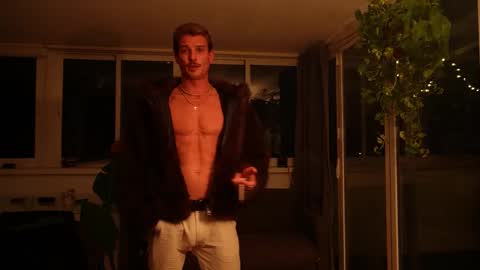 Mr Long online show from November 9, 9:13 pm