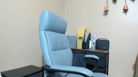 mromg007 online show from November 18, 4:11 pm