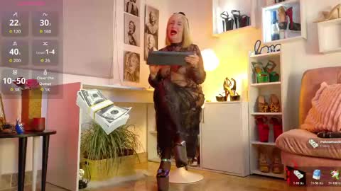 Snapshot of mrs_edha_ chatting on May 12, 1:36 am Edha online show from May 12, 1:36 am