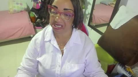 mrs_mommy online show from January 6, 9:54 pm