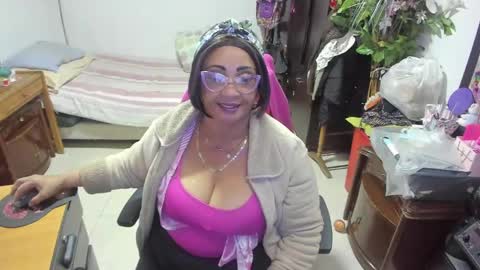 mrs_mommy online show from February 7, 7:38 pm
