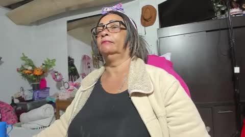 mrs_mommy online show from September 9, 11:04 pm