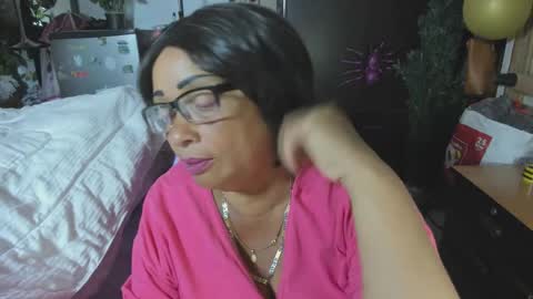 mrs_mommy online show from November 7, 10:43 pm