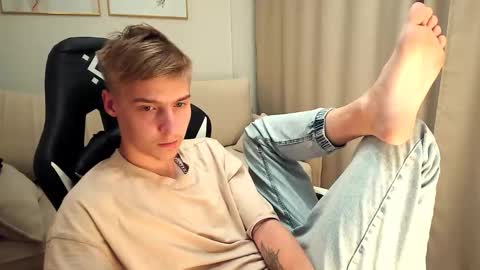 Adam online show from September 27, 9:09 pm