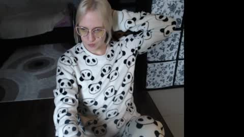 Sasha online show from April 13, 9:26 am