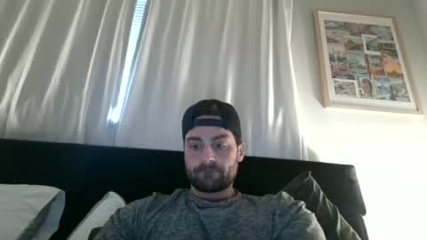 Snapshot of mrthickly818 chatting on February 3, 1:16 pm mrthickly818 online show from February 3, 1:16 pm