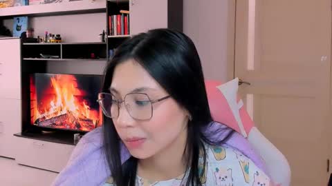 ms_emily_ online show from April 29, 10:19 am
