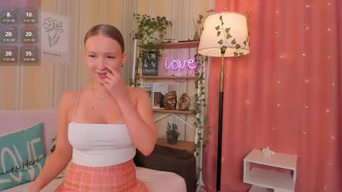 Snapshot of ms_evasweet chatting on April 19, 12:04 pm Eva 3 online show from April 19, 12:04 pm