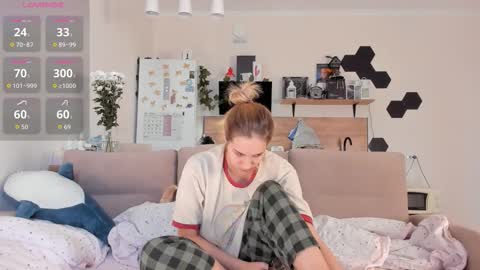 Snapshot of ms_foryou chatting on October 4, 4:10 am Ms ForYOU online show from October 4, 4:10 am