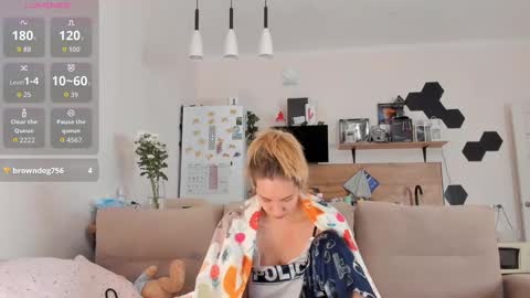 Snapshot of ms_foryou chatting on October 11, 2:44 am Ms ForYOU online show from October 11, 2:44 am