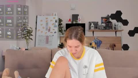 Snapshot of ms_foryou chatting on October 24, 4:09 am Ms ForYOU online show from October 24, 4:09 am