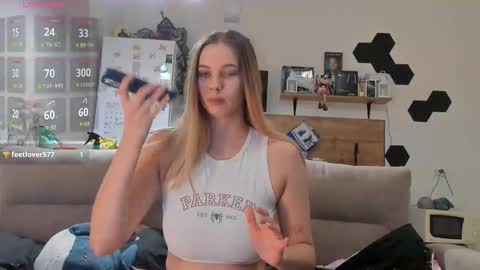 Snapshot of ms_foryou chatting on January 16, 1:37 pm Ms ForYOU online show from January 16, 1:37 pm