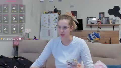 Snapshot of ms_foryou chatting on February 5, 3:44 am Ms ForYOU online show from February 5, 3:44 am