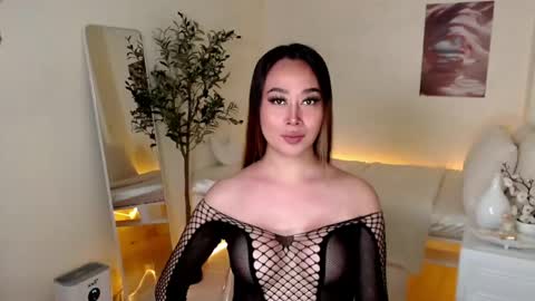 Snapshot of ms_lhaydeebunny chatting on May 17, 1:18 pm Evon online show from May 17, 1:18 pm