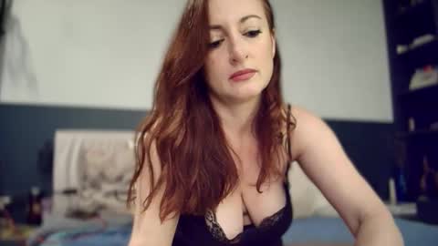 Melanie online show from December 20, 10:16 am