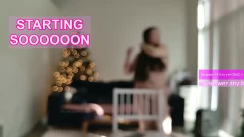 Snapshot of ms_mochii chatting on February 27, 4:18 pm R o r i SnapChat heyroriv2 wednesday - sunday Noon oclock mountain - 5pm mountain online show from February 27, 4:18 pm