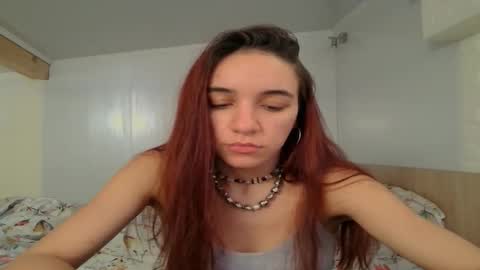 Snapshot of ms_sophiee chatting on December 19, 12:02 am ms_sophiee online show from December 19, 12:02 am