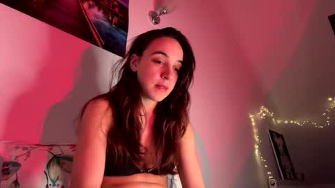 ms_sophiee online show from March 24, 6:46 pm
