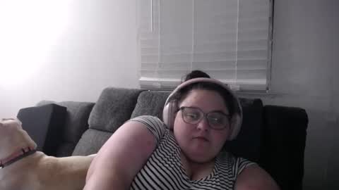 Snapshot of mscamirose15 chatting on November 6, 2:34 am Ms. Cami Rose online show from November 6, 2:34 am