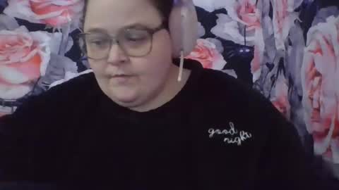 Snapshot of mscamirose15 chatting on November 12, 9:47 pm Ms. Cami Rose online show from November 12, 9:47 pm