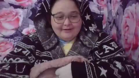 Snapshot of mscamirose15 chatting on November 14, 8:07 pm Ms. Cami Rose online show from November 14, 8:07 pm