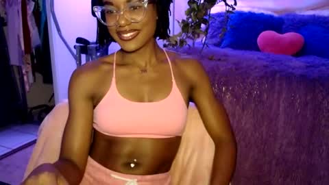 Snapshot of msemonibrown chatting on June 17, 5:43 am CocoSage online show from June 17, 5:43 am