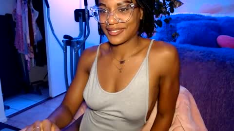 Snapshot of msemonibrown chatting on June 25, 6:40 am CocoSage online show from June 25, 6:40 am