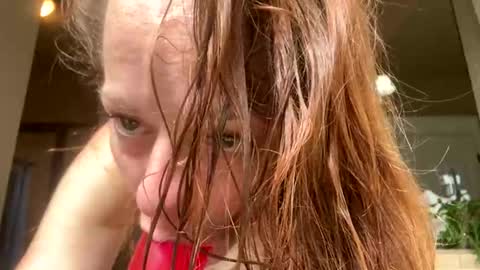 msfreckles92 online show from May 2, 5:07 pm