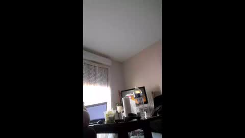 Snapshot of mtechia63 chatting on April 6, 8:59 am mtechia63 online show from April 6, 8:59 am