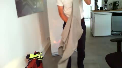 Snapshot of mucfag chatting on October 2, 4:14 pm mucfag online show from October 2, 4:14 pm